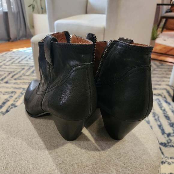 Frye Reina Women's Western Vibe Black Leather Ankle Bootie (Size 8M) - Picture 4 of 10